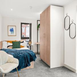 Stylish Studio Apartment with Free Parking in Wolverhampton 5min walk to City Centre，位于伍尔弗汉普顿的酒店
