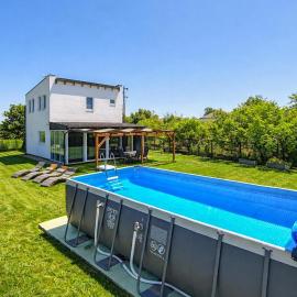 Beautiful Home In Turcin With Sauna，位于Gornji Kneginec的酒店