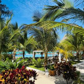 Jambo Resort by Mambo Hotels，位于帕杰的酒店
