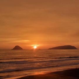 Departamento a un paso de playa Pulpos y Arica，位于卢林的酒店