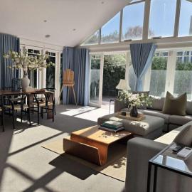 Elegant Art Deco Gem Cosy 3BR Retreat，位于Carnegie的酒店