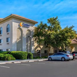 Comfort Inn & Suites Phoenix North - Deer Valley，位于凤凰城的酒店