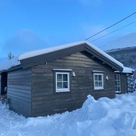 Lyngen Alps Cabin with Sauna, Northern Lights & Ski Touring, 1h from Tromsø，位于Indre Tomasjord的酒店