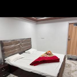 Paradise Banihal Hotel，位于Banihāl的酒店