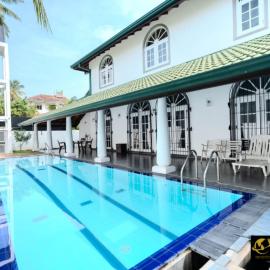 Azure Heaven Villa，位于Wennappuwa的酒店