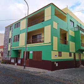 Residencial Vitoria，位于蓬塔杜索尔的酒店