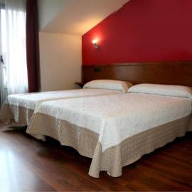 Hotel Virgen de Covadonga，位于坎加斯-德奥尼斯的酒店