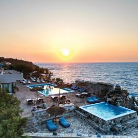Cavos Bay Hotel & Studios，位于阿梅尼斯蒂斯的酒店