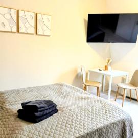 SchaeBu! 7 Apartment Work and Travel am Altmarkt，位于科特布斯的酒店