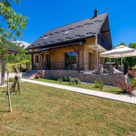 Modern Alpine Monsalbius Chalet