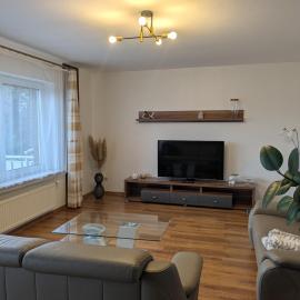 Schöne, große Wohnung mit 3 Betten，位于布拉姆舍的酒店