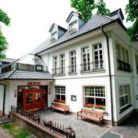 Hotel "Schloss Friedestrom"，位于多尔马根的酒店