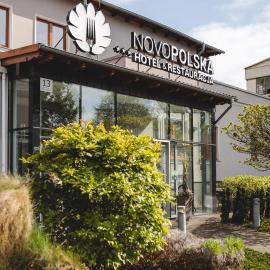 Novopolska - Hotel i Restauracja,位于科希强的酒店