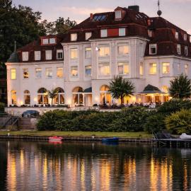 See Schlosshotel am Kellersee，位于奥伊廷的酒店