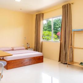 E and C Tourist Inn Regular Room B，位于Daro的酒店