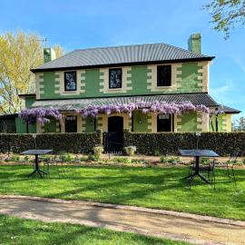 Bathurst River House B & B
