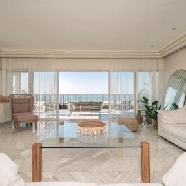 Luxury Penthouse Ashdod, Sea View, 5 Bedrooms, Rooftop，位于阿什杜德的酒店