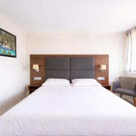 Kyriad Bordeaux - Merignac Aéroport，位于梅里尼亚克的酒店