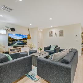 20 min to Disneyland - Spacious Family Home Near All the Fun，位于威斯敏斯特的酒店