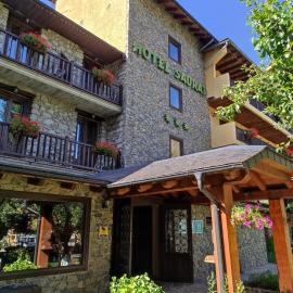 Hotel Saurat，位于埃斯波特的酒店