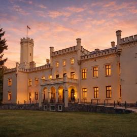 Romantik Hotel Schloss Reichenow，位于赖歇诺的酒店
