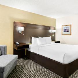 Quality Inn Mount Vernon，位于芒特弗农的酒店
