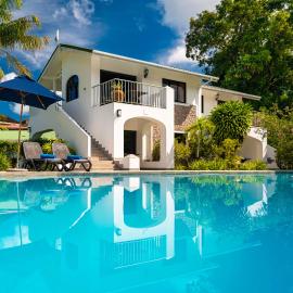 Sun Properties and Resort Hotel，位于博瓦隆的酒店