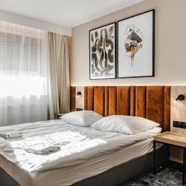 Hotel Zodiak，位于Sucha的酒店