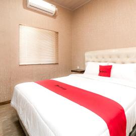 RedDoorz @ Jalan Srikandi Pekanbaru，位于Parit的酒店