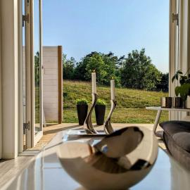 Tiny house accommodation in Frillesås!，位于Frillesås的酒店