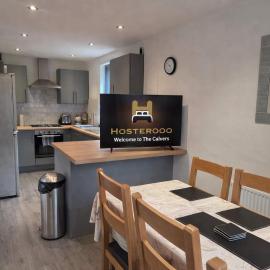 The Calvers - Contractor ready 4-bed house parking, fast WIFI & smart TVs by Hosterooo