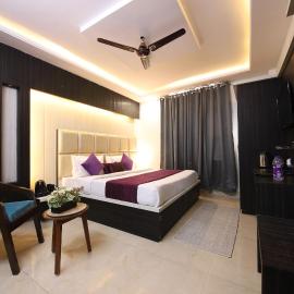 Hotel Grey Castle - Near Haridwar Railway Station，位于哈里瓦的酒店
