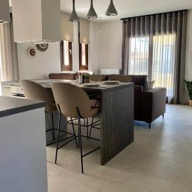 Αura Luxury Apartments，位于伊里斯斯的酒店