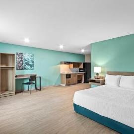 ECHO Suites Extended Stay by Wyndham Phoenix-Peoria/Glendale，位于皮奥里亚的酒店