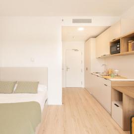 Canvas Sabadell Llac，位于萨瓦德尔的酒店