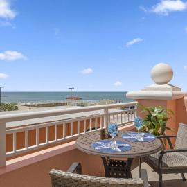 833 Aqualea / Beachfront Resort Clearwater Beach