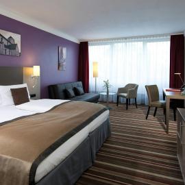 Leonardo Hotel Mönchengladbach，位于门兴格拉德巴赫的酒店