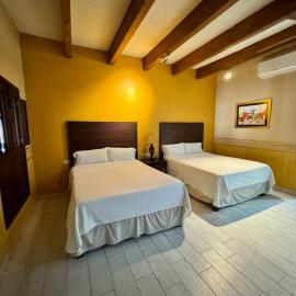 Hotel Real de los Alamos，位于阿拉莫斯的酒店