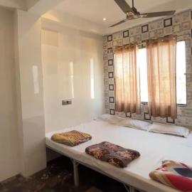 HOTEL IN UJJAIn，位于乌贾因的酒店