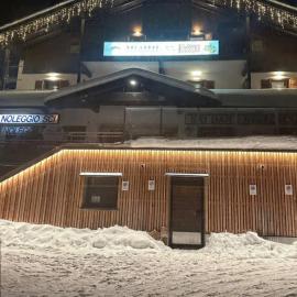 Ski Lodge Pampeago，位于泰塞罗的酒店