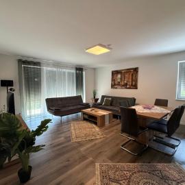 Sorinas Home - Comfortable Apartment near Graz - Free Parking，位于Wagersbach的酒店