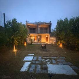 Madhavi Stay & wellness,位于Thūr的酒店