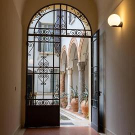 Casa Petrucci 2 centro storico, accesso ztl e park gratuito，位于弗利的酒店