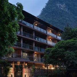 Qixin Jiuyin Inn Yangshuo