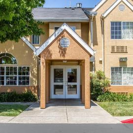 Econo Lodge Inn & Suites Santa Rosa South,位于圣罗莎的酒店