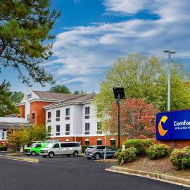 Comfort Inn & Suites Buford near Mall of Georgia，位于比福德的酒店