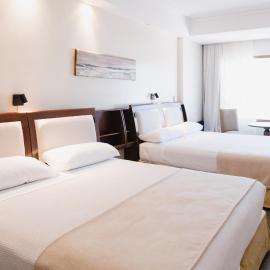 Hotel Almería，位于萨尔塔的酒店