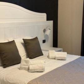 Hotel Donna Crescenza，位于洛科罗通多的酒店