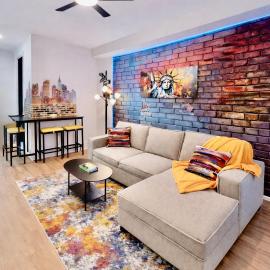 Hoboken Hideaway - Walk to Transit - 15 Mins to NYC - Sleeps 6 comfortably，位于霍博肯的酒店