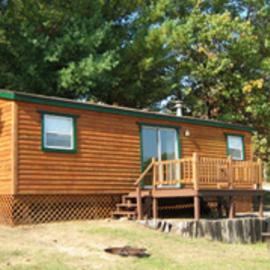 Arrowhead Camping Resort Park Model 10，位于Douglas Center的酒店